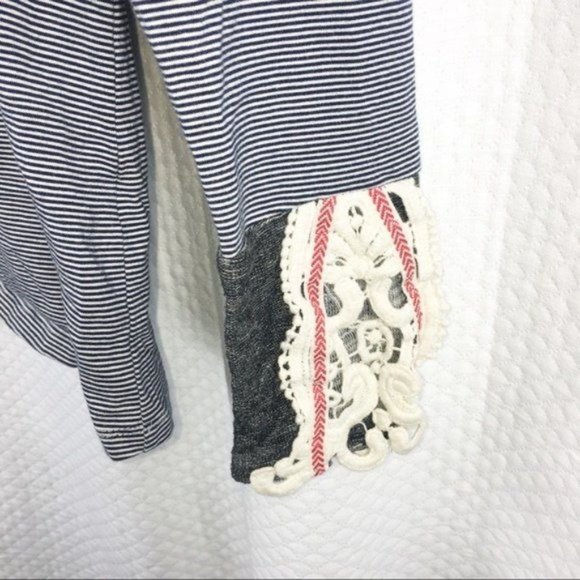 Hem & Thread Pullover Shoelace Tie Pullover Top Black & White Stripe Size Small - Picture 3 of 5